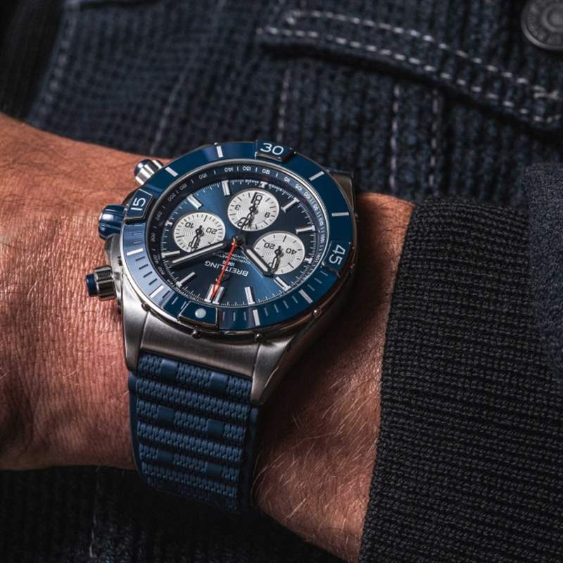 Breitling百年靈全新Super Chronomat B01 44|有型豪邁之選-復(fù)刻表