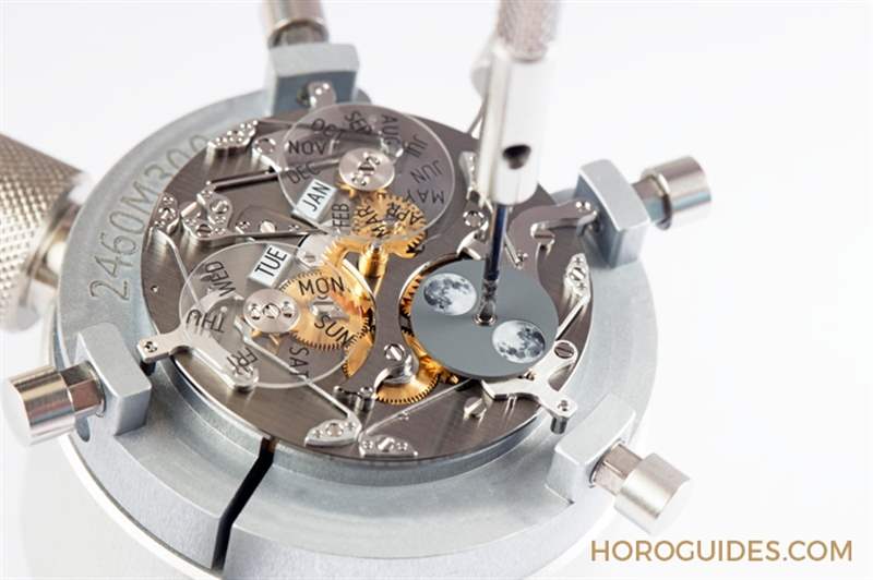 穿透面盤直視沉穩(wěn)閃耀的機(jī)芯運(yùn)轉(zhuǎn)｜江詩(shī)丹頓Traditionnelle全日歷鏤雕腕表-復(fù)刻表