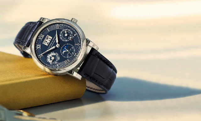 朗格Langematik Perpetual 20周年藍(lán)面限量版，標(biāo)志性大日期萬(wàn)年歷新款亮相-復(fù)刻表