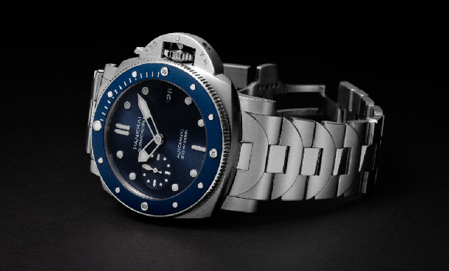 沛納海Submersible 42mm首次搭配精鋼鏈帶！Submersible Blu Notte藍(lán)面藍(lán)圈，型格亮相-復(fù)刻表