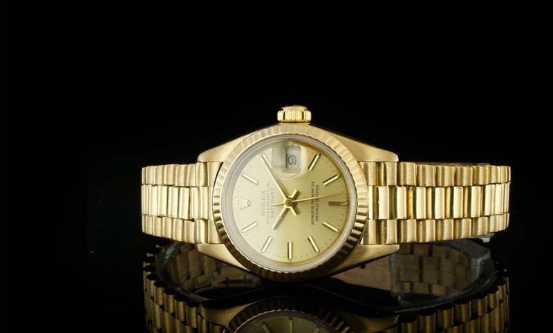 她們背紅的包你早認(rèn)識(shí)，她們最常戴的那款表你知道嗎？-復(fù)刻表