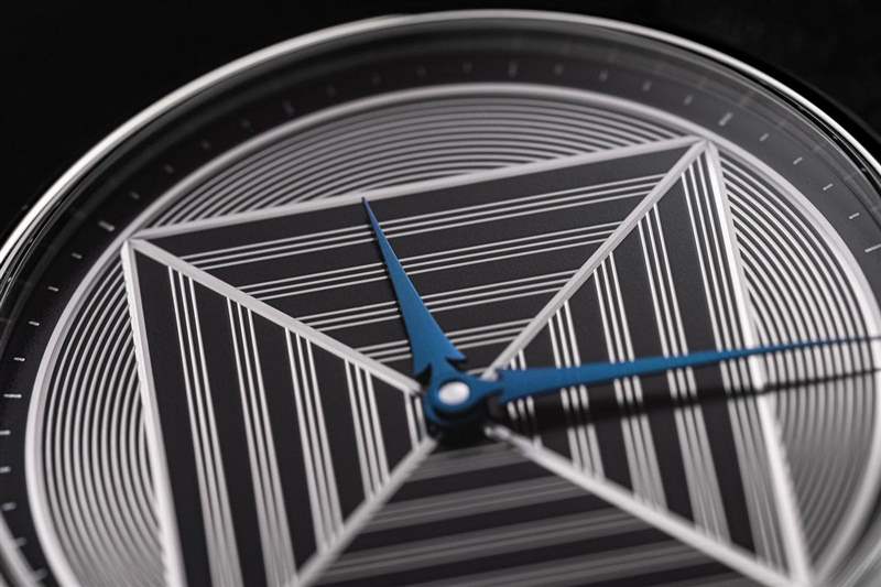 Louis Erard挑戰最親民的機刻雕花工藝?-復刻表