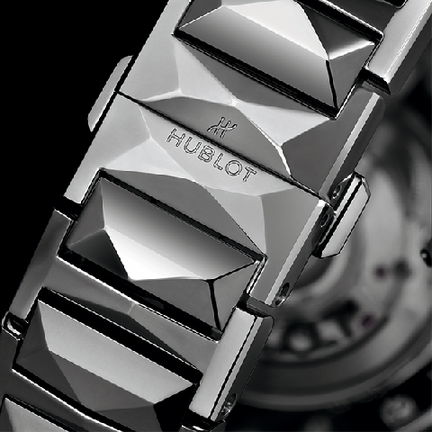 收集色票般的研發(fā)力!HUBLOT材質(zhì)和顏色的持續(xù)深化-復(fù)刻表