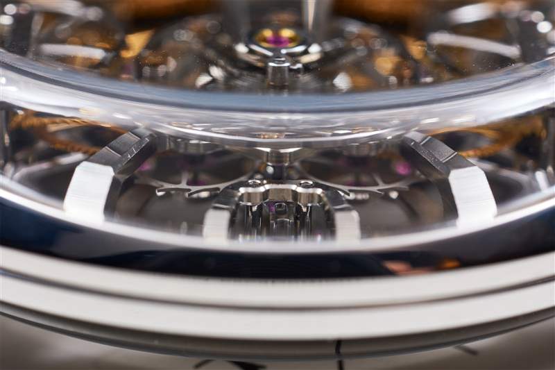 我了解到...... Lederer 的“節(jié)拍器”是了解他的中央脈沖計時碼表的關鍵-復刻表