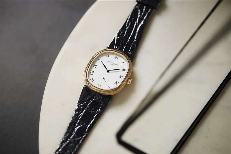 復古手表兩枚金百達翡麗,一枚 1980 年代帶有世界時間表圈的 Sinn 計時碼表,以及一枚 1974 年勞力士蠔式萬年歷腕表-復刻表