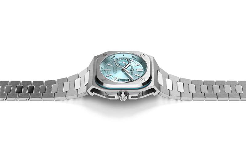 全新 BR X5 在 Kenissi 火車上推出Bell & Ross Hops-復刻表