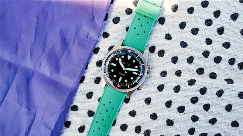 動手移動Rugrats波羅的海5周年紀念手表是90年孩子的夢想-復(fù)刻表