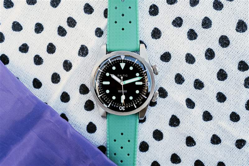 動手移動Rugrats波羅的海5周年紀念手表是90年孩子的夢想-復(fù)刻表