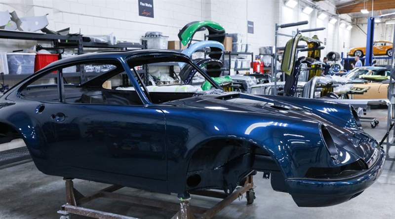 Singer Track 1 是一款售價 40,000 美元的保時捷汽車改裝手表-復刻表