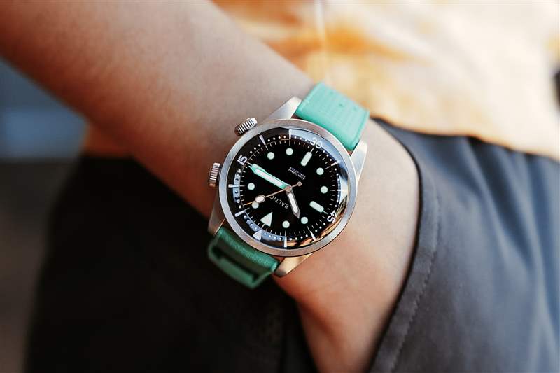 動手移動Rugrats波羅的海5周年紀念手表是90年孩子的夢想-復(fù)刻表