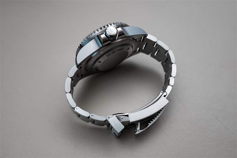 勞力士推出首款鈦金屬手表打破了防水記錄(我們有獨家現場照片)-復刻表