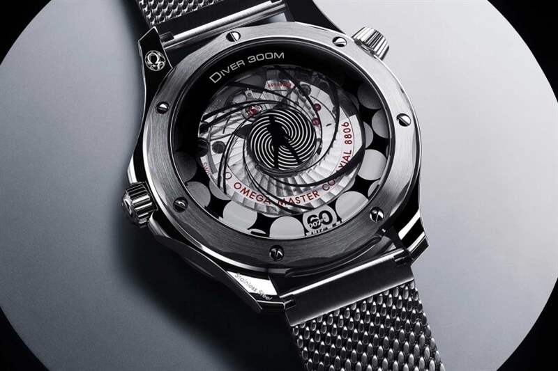 James Bond登上銀幕60年！全新OMEGA James Bond 60周年Seamaster Diver 300M登場-復(fù)刻表