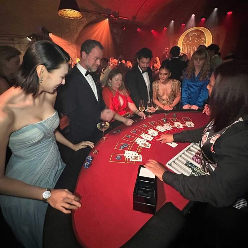 Daniel Craig現(xiàn)身Omega占士邦60周年慶?；顒?dòng)！深入James Bond世界向經(jīng)典角色007致敬-復(fù)刻表