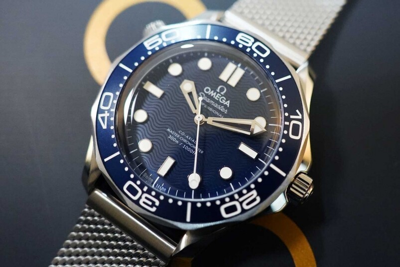 James Bond登上銀幕60年！全新OMEGA James Bond 60周年Seamaster Diver 300M登場-復(fù)刻表