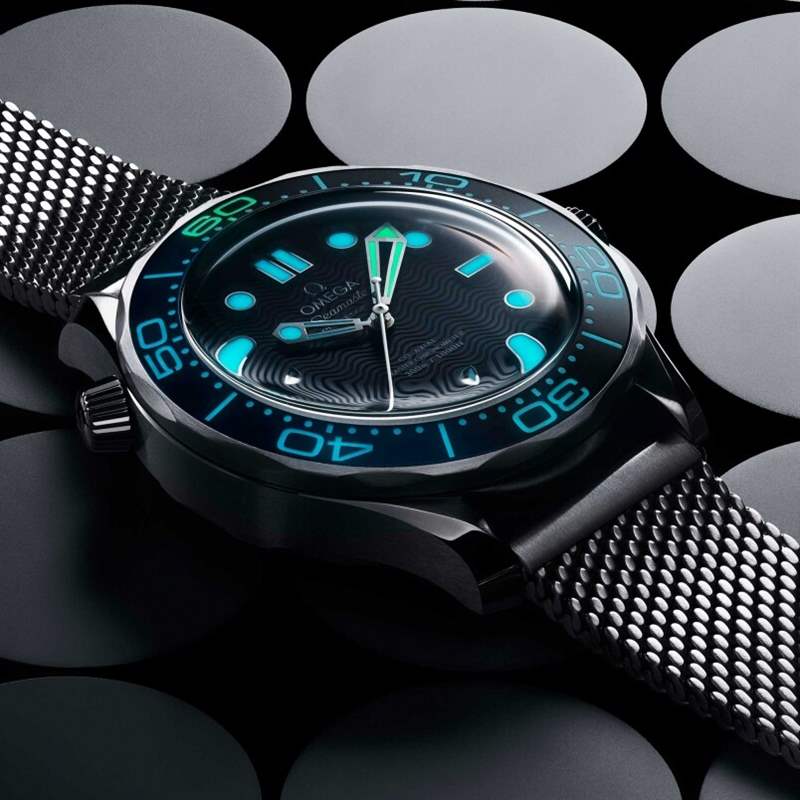 James Bond登上銀幕60年！全新OMEGA James Bond 60周年Seamaster Diver 300M登場-復(fù)刻表