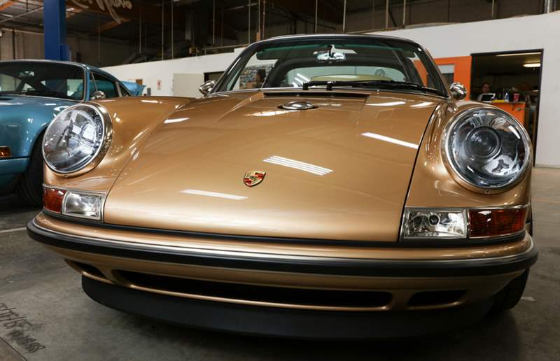 Singer Track 1 是一款售價 40,000 美元的保時捷汽車改裝手表-復刻表