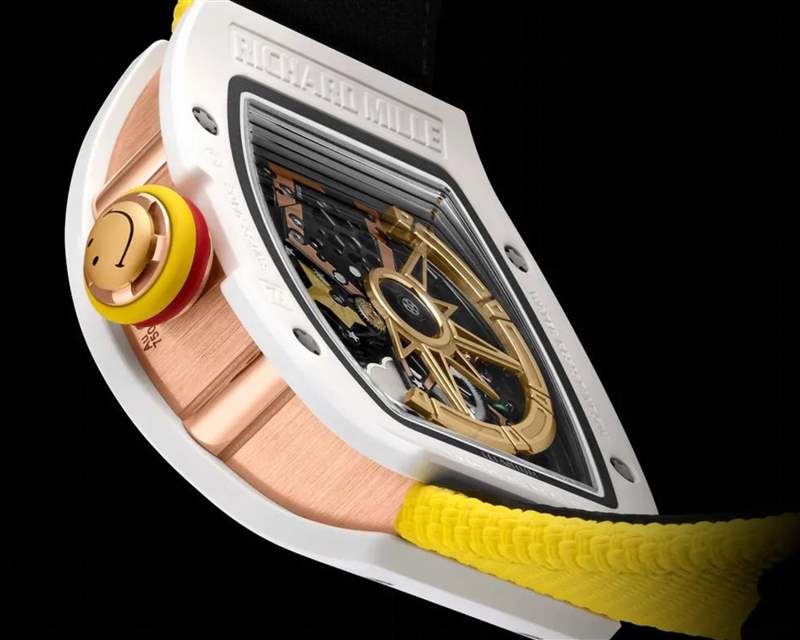 ATZ白色陶瓷、紅金材質/CRMT7自動上鏈機芯/時、分、小秒顯示/陀飛輪裝置/表冠功能顯示/藍寶石水晶鏡面、透明底蓋/防水50米/表徑48.15x39.74mm/限量50只(RICHARD MILLE官網) RICHARD MILLE RM 88 Smiley新手表登場黃色笑臉陀飛輪風靡全球-復刻表