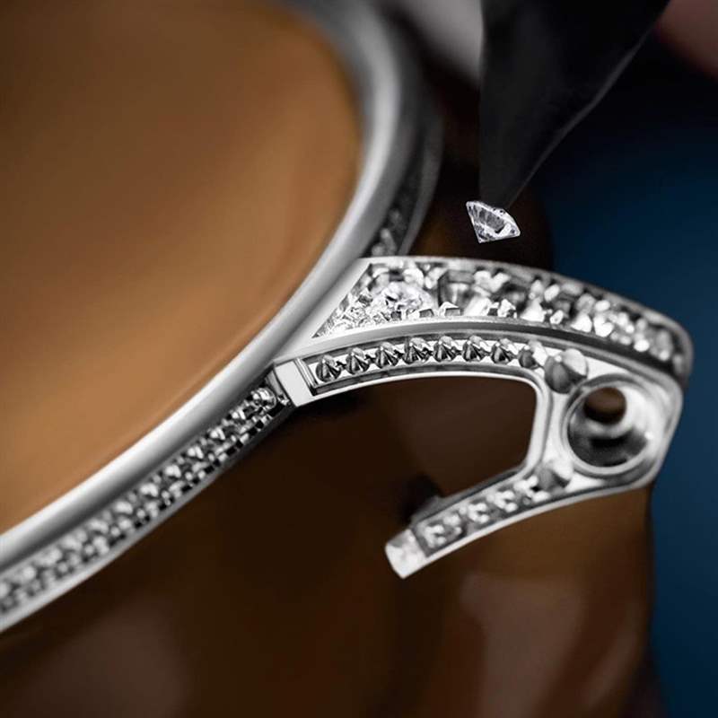 愛彼-多層次結構表殼鑲嵌、布局都滿懷細膩心思-復刻表