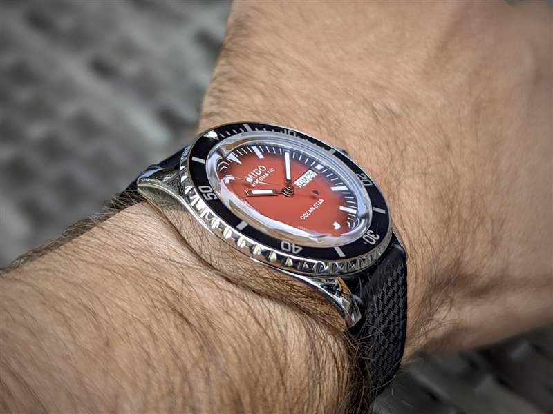 手表評(píng)論:美度海洋之星,20周年靈感來自建筑,和GMT-復(fù)刻表