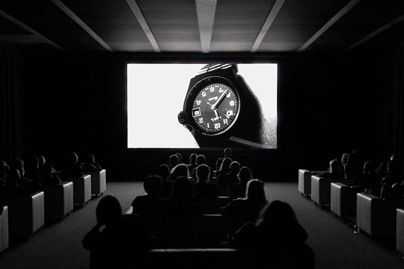 時間文化這個聰明的在線“文學(xué)時鐘”是由杰克·凱魯亞克、弗吉尼亞·伍爾夫和村上春樹驅(qū)動的-復(fù)刻表