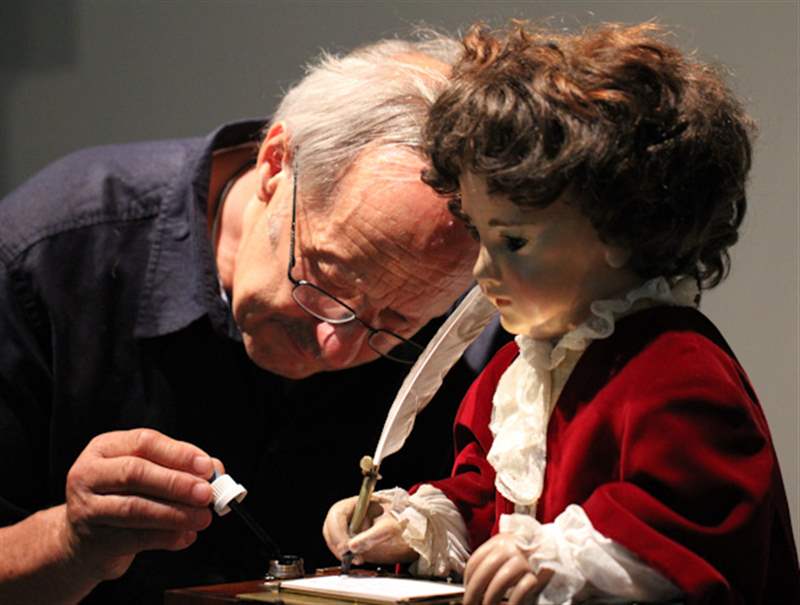 雅克德羅“作家”自動(dòng)機(jī)：很棒的古董安卓-復(fù)刻表