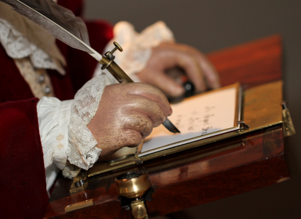 雅克德羅“作家”自動(dòng)機(jī)：很棒的古董安卓-復(fù)刻表