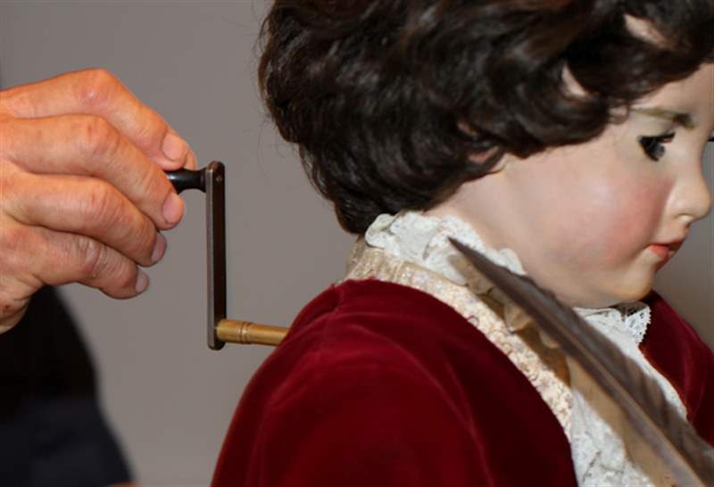 雅克德羅“作家”自動(dòng)機(jī)：很棒的古董安卓-復(fù)刻表