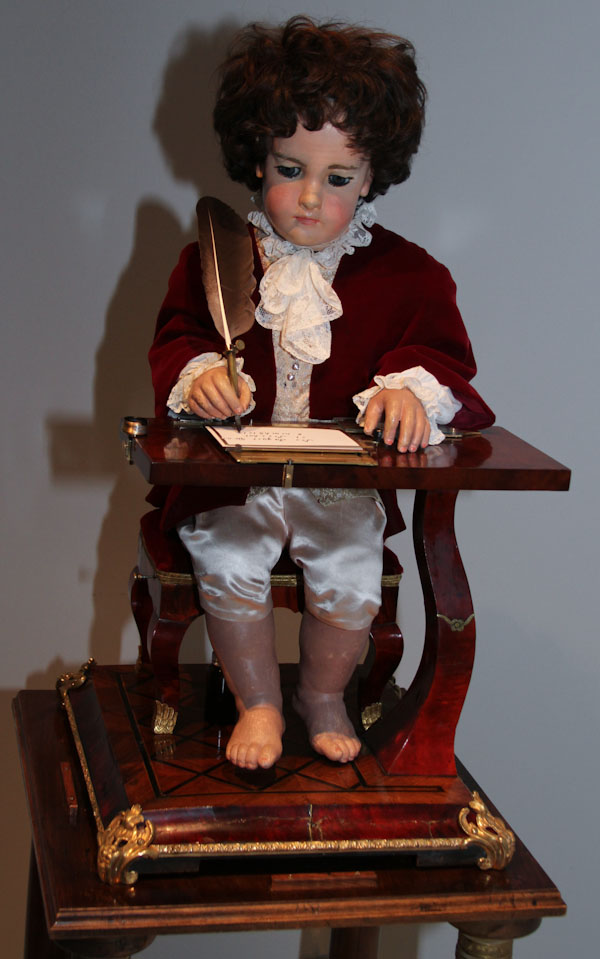 雅克德羅“作家”自動(dòng)機(jī)：很棒的古董安卓-復(fù)刻表