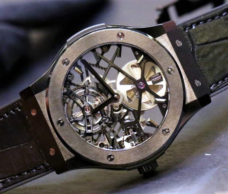 宇舶(Hublot)經(jīng)典融合鏤空陀飛輪45毫米手表動(dòng)手實(shí)踐-復(fù)刻表