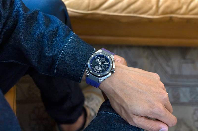 第二意見加入我，因為我試圖理解皇家橡樹概念“黑豹”飛行陀飛輪-復刻表