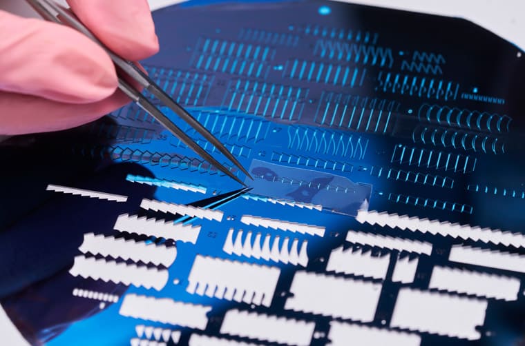 雅典表Blast陀飛輪面盤融入矽質細工鑲嵌連表背也都用矽片裝飾-復刻表