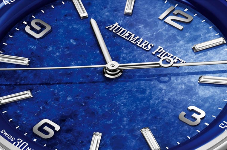 百萬價(jià)格寶石面盤自動(dòng)三針表AP CODE 11.59與歐米茄海馬300米比較-復(fù)刻表