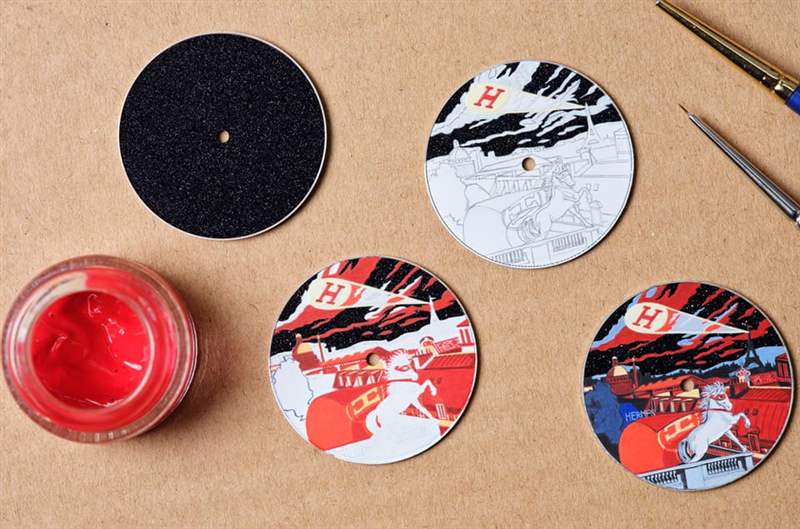 愛馬仕Slim d'Hermès工藝表把虛構超級英雄微繪在砂金石面盤上-復刻表