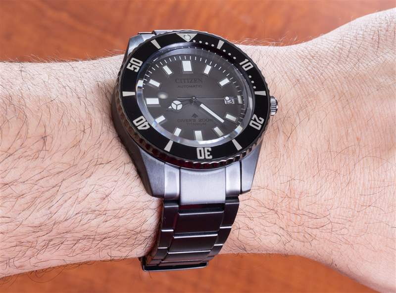 手表評論：西鐵城Promaster Dive自動腕表“Fujitsubo”NB6025-59H DLC超級鈦金-復(fù)刻表