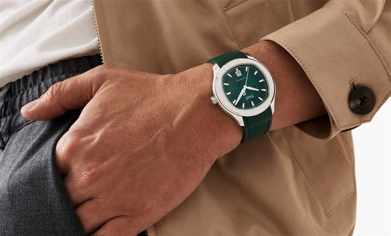 全新面盤刻紋、冰河藍面、半金材質亮相！PIAGET Polo 2023新作精選-復刻表