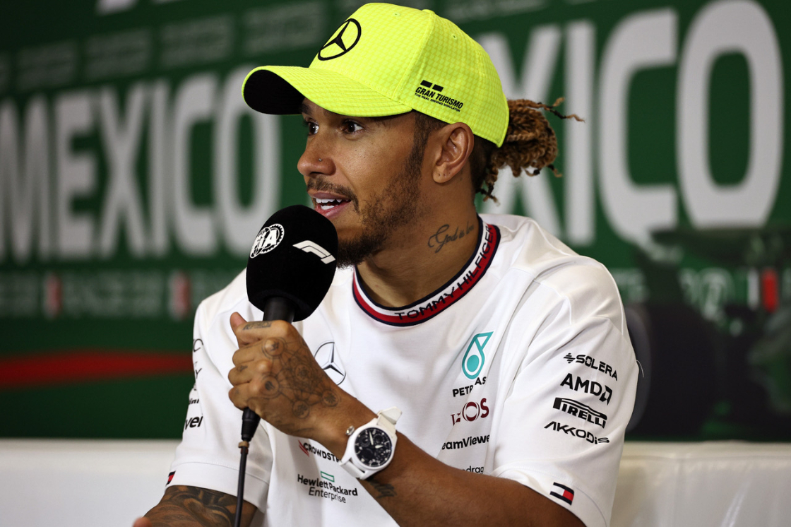 直擊！Lewis Hamilton佩戴IWC Top Gun「太浩湖」特別版亮相墨西哥大獎(jiǎng)賽-復(fù)刻表