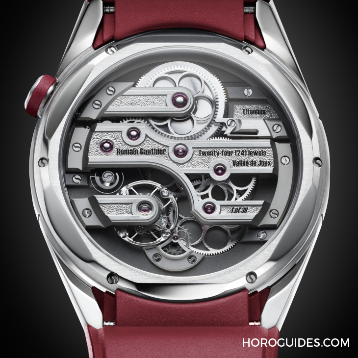 Romain Gauthier C系列推出第五代鈦金屬新作! 獨(dú)特的手工鑿刻紋理香檳面-復(fù)刻表