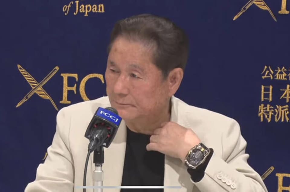 金馬獎(jiǎng)?lì)C獎(jiǎng)嘉賓名導(dǎo)北野武宣傳新片《首》 手上千萬(wàn)大表超吸睛-復(fù)刻表