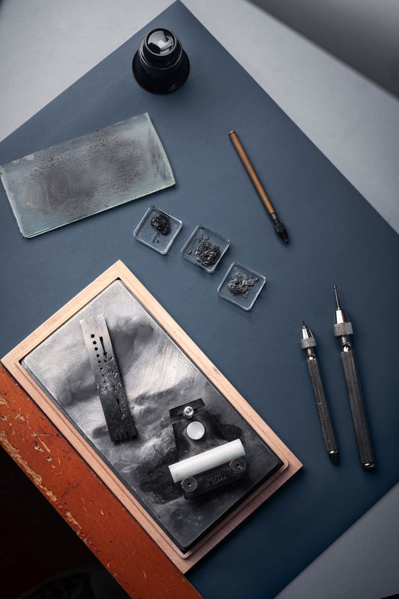 康斯登第一款鉑金隕石面陀飛輪替創(chuàng)立35周年紀(jì)念帶來最高潮-復(fù)刻表