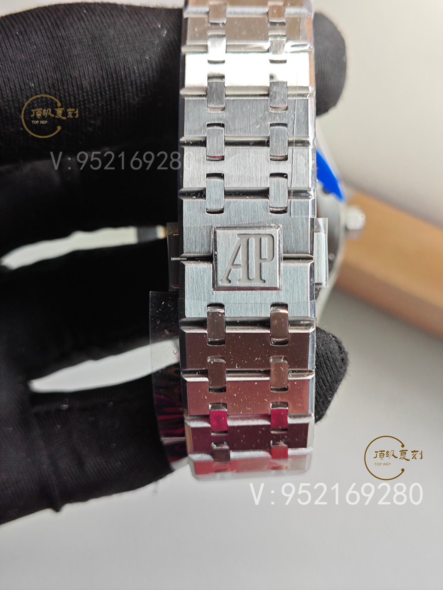 深入解析APS愛彼復刻表15500藍面版：4302一體機芯與原裝同步功能-復刻表